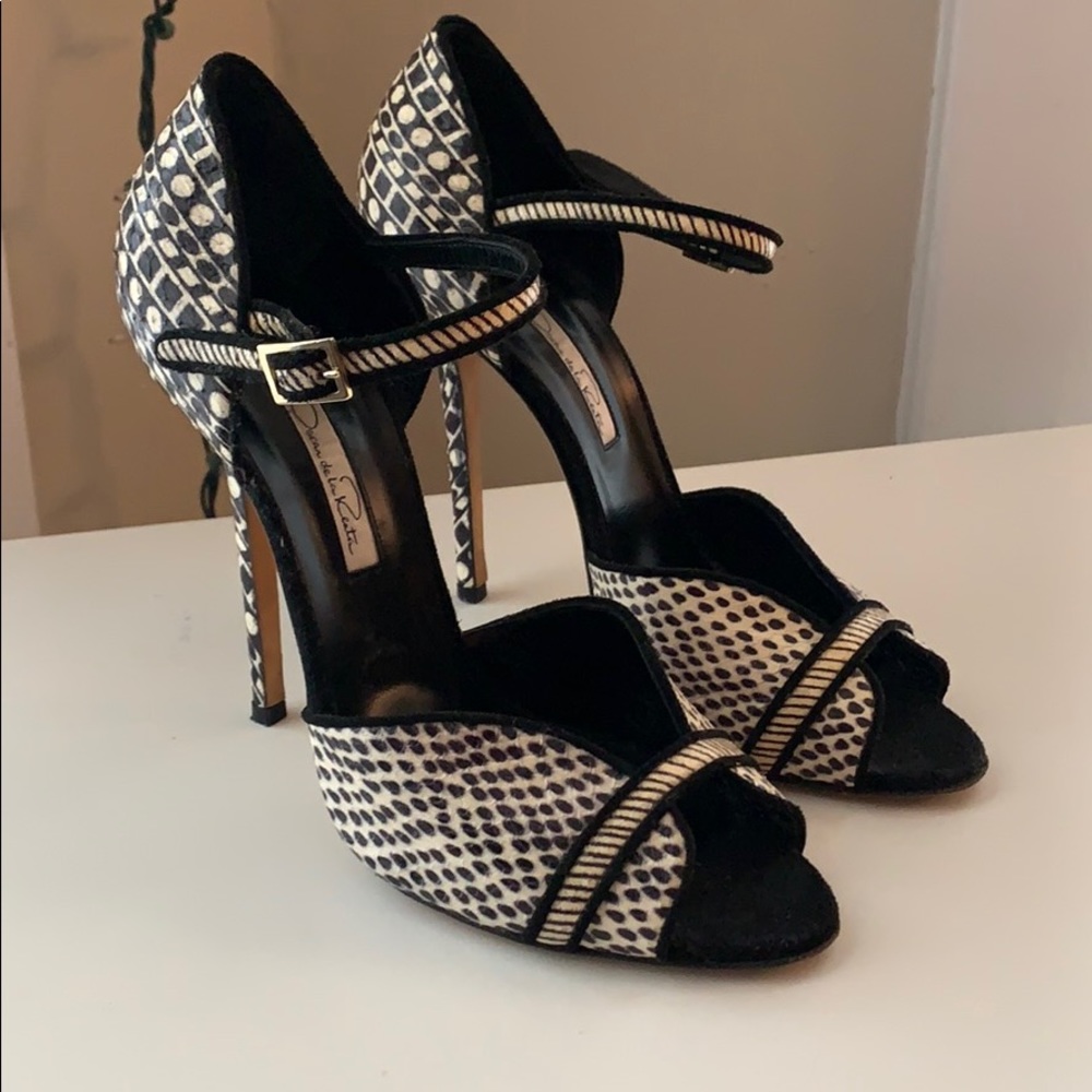 Oscar de la Renta Open-Toe Stiletto Heels